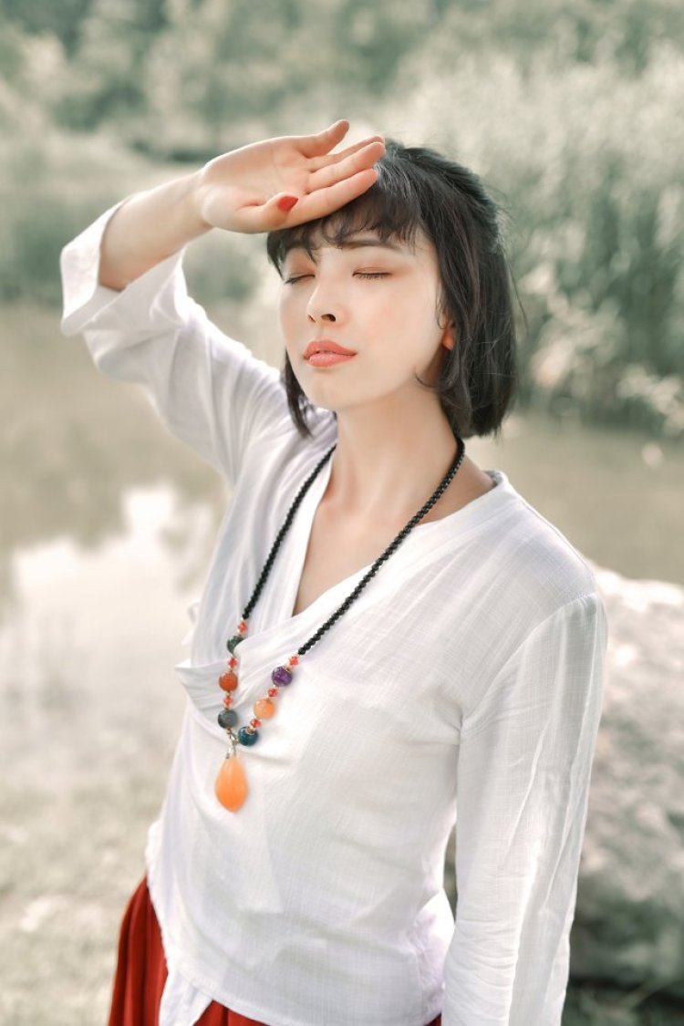 梳萤-四川省·成都市·武侯区--这是一组汉服拍摄作品,是在成都锦城湖拍摄,当天天气蛮热,发型很随便,妆容真的是小白,而且化掉了,不过现在化妆技能也有所提升,我们是上午去的,不过锦城湖风景很漂亮适合拍摄。
