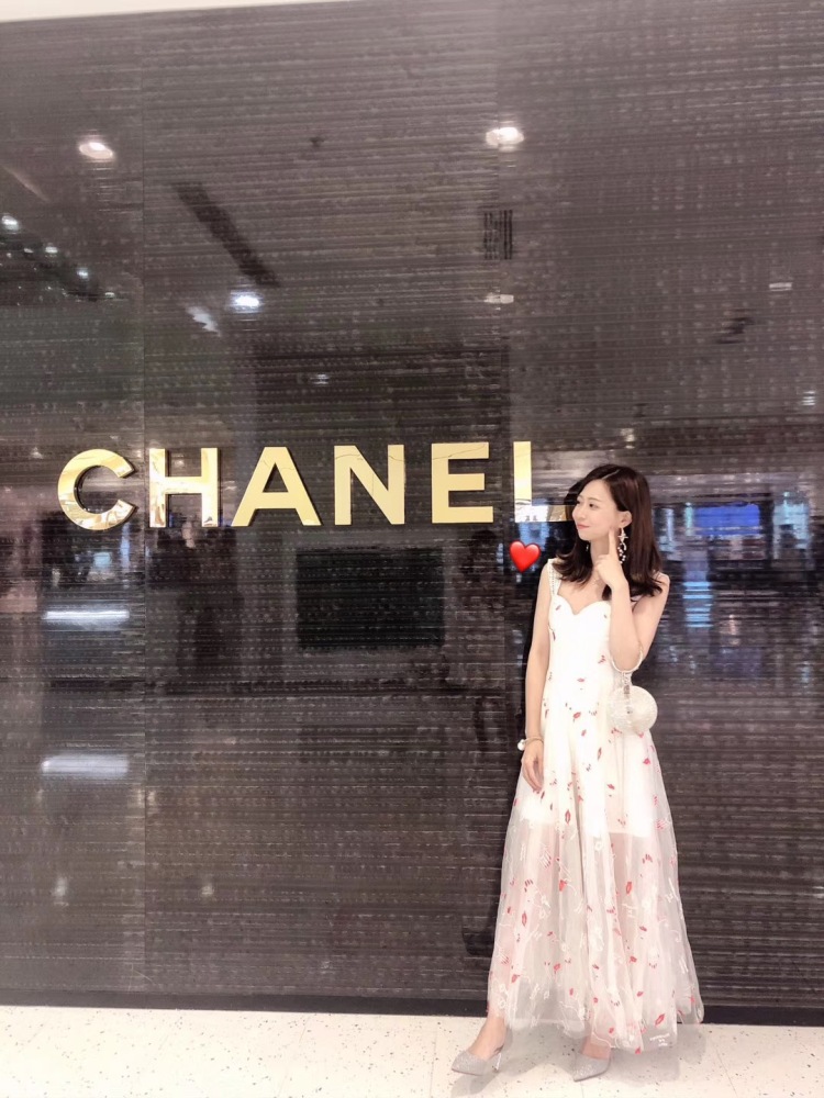 🌟 Alice💛 LSY-广东省·深圳市·宝安区--买家秀,网拍模特,可寄拍,港风,ins风,任何风格都可以,擅长搭配和化妆,街拍,外拍,短视频拍摄,直播主播,会编辑照片,会剪片制作短视频