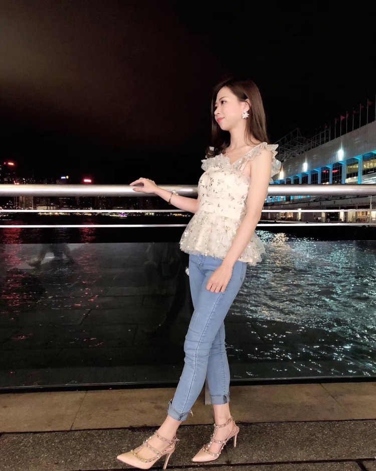 🌟 Alice💛 LSY-广东省·深圳市·宝安区--买家秀,网拍模特,可寄拍,港风,ins风,任何风格都可以,擅长搭配和化妆,街拍,外拍,短视频拍摄,直播主播,会编辑照片,会剪片制作短视频