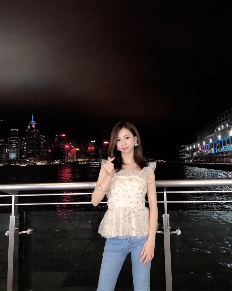 🌟 Alice💛 LSY-广东省·深圳市·宝安区--买家秀,网拍模特,可寄拍,港风,ins风,任何风格都可以,擅长搭配和化妆,街拍,外拍,短视频拍摄,直播主播,会编辑照片,会剪片制作短视频