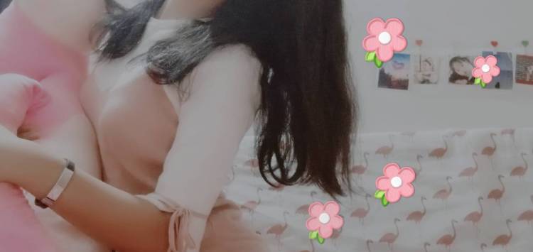 🦄🦄小蕊-安徽省·六安市·霍邱县--汉服,制服,洛丽塔,其他的我都可以,任何风格都可以相信我就对了,寄拍。