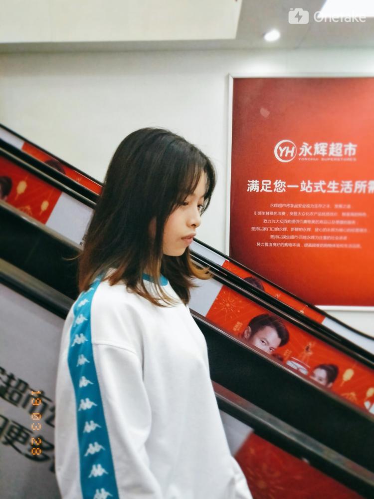 左 海-福建省·漳州市·芗城区--接网拍,本人大学生,会搭配,会拍照,会跳舞,有微单