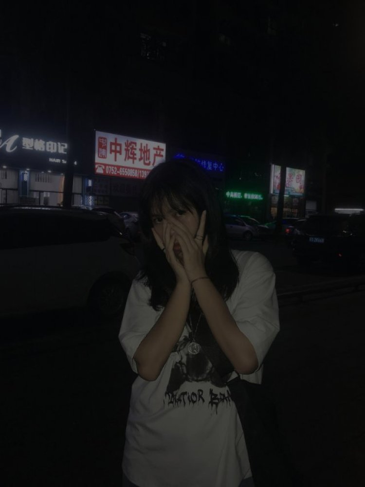 Lorna🇨🇳-广东省·惠州市·惠城区--喜欢网拍想要积累,高163体重105,喜欢摄影,会p图,想要尝试各种类型