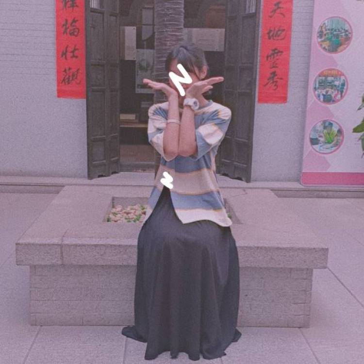 软耳小陈-广东省·中山市·港口镇--本人165,体重90斤,喜欢拍照和擅长p图,什么风格都能接受,大部分商品都能接,会化妆,有自带摄影师,有过网拍经历,抖音有粉丝。送拍寄拍都可以