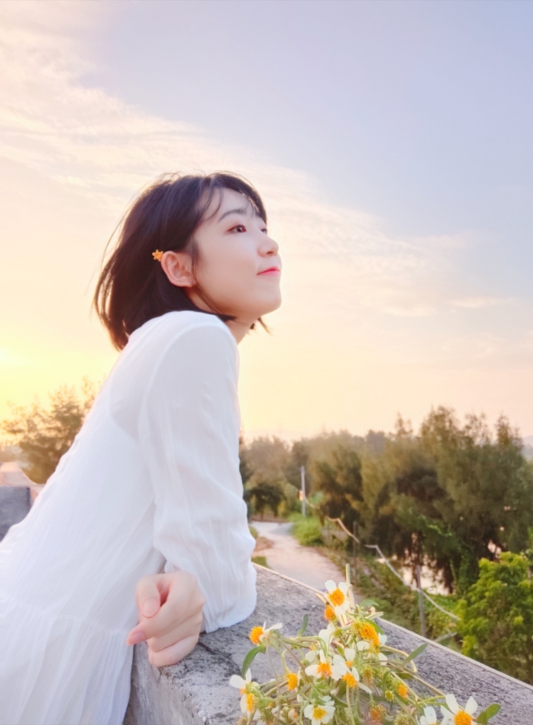Sirius-广东省·湛江市·麻章区-抖音-164,45,爱拍照,会PS。想尝试网拍。