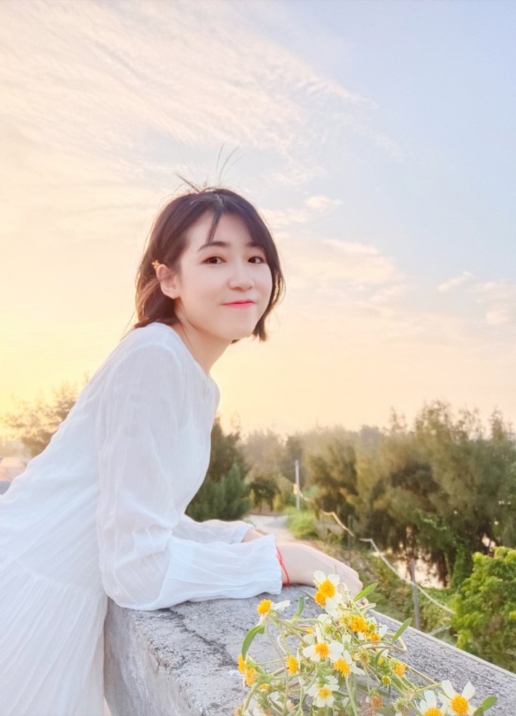 Sirius-广东省·湛江市·麻章区-抖音-164,45,爱拍照,会PS。想尝试网拍。