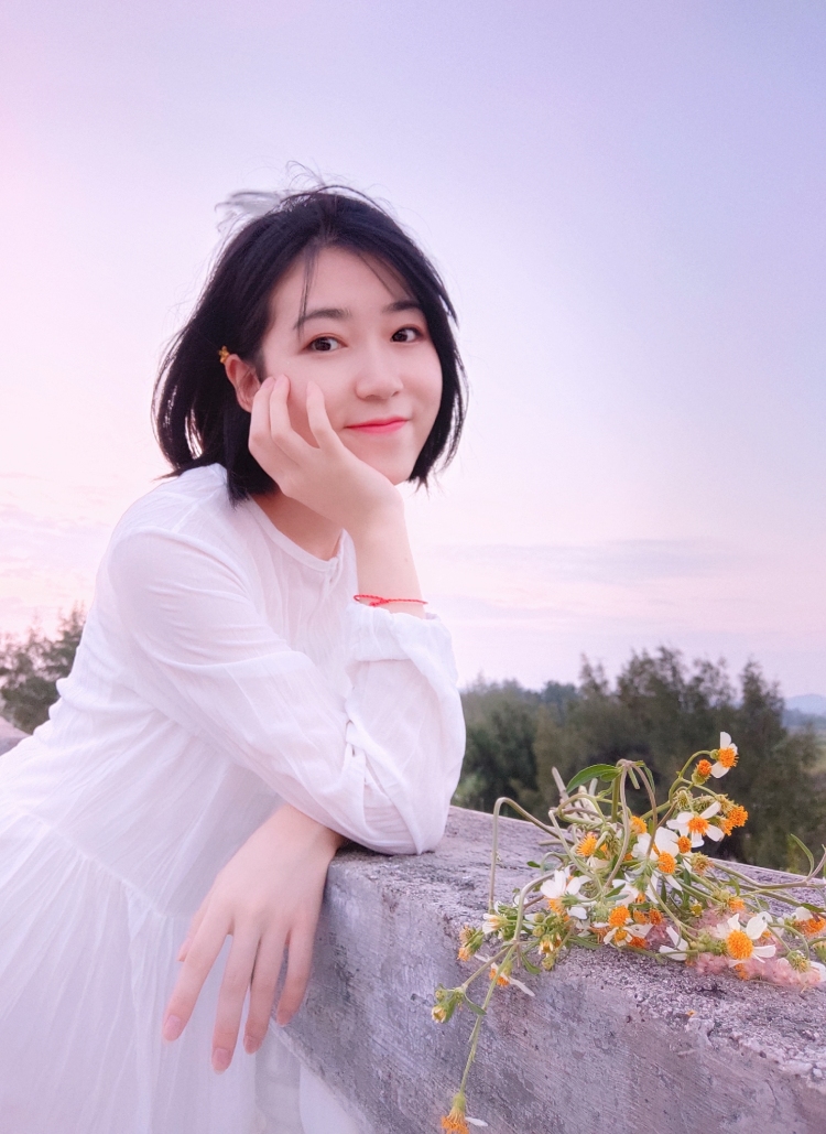Sirius-广东省·湛江市·麻章区-抖音-164,45,爱拍照,会PS。想尝试网拍。