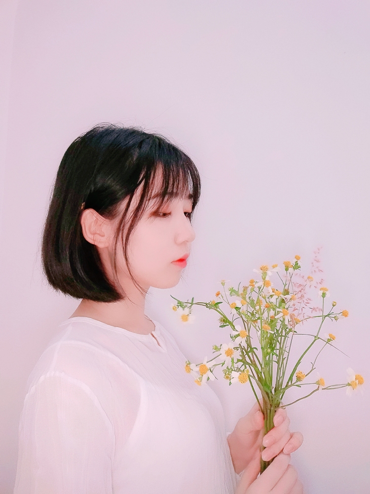 Sirius-广东省·湛江市·麻章区-抖音-164,45,爱拍照,会PS。想尝试网拍。