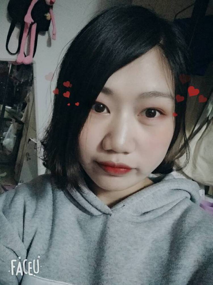可樂-湖南省·长沙市·岳麓区--第一次玩这个还没有接过任何作品 平常喜欢酷酷的穿衣风格 也可以很可爱 希望各位老板dd我 我会用心拍,保证质量
