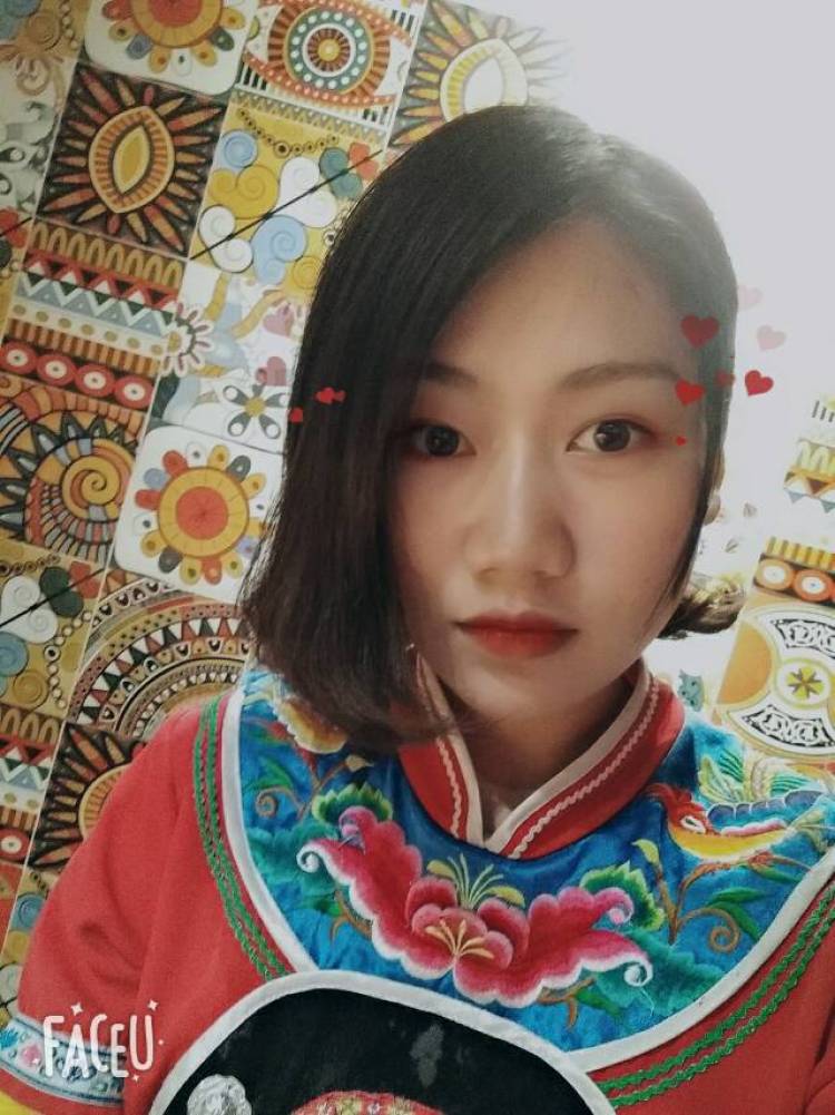 可樂-湖南省·长沙市·岳麓区--第一次玩这个还没有接过任何作品 平常喜欢酷酷的穿衣风格 也可以很可爱 希望各位老板dd我 我会用心拍,保证质量