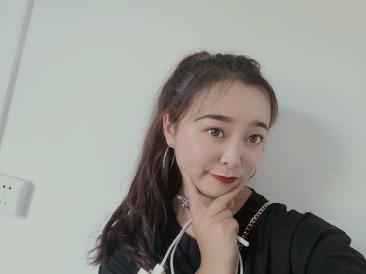 徐🙃-贵州省·遵义市·湄潭县-抖音,微博,朋友圈-是新人,想接网拍,喜欢化妆拍照修图
各种风格都可以尝试,价格商量
