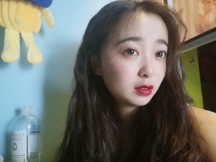 徐🙃-贵州省·遵义市·湄潭县-抖音,微博,朋友圈-是新人,想接网拍,喜欢化妆拍照修图
各种风格都可以尝试,价格商量