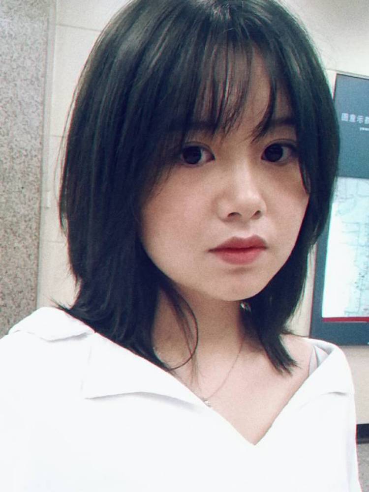Eterno.-陕西省·西安市·莲湖区--手机里没存啥照片,随便找的几张自拍,