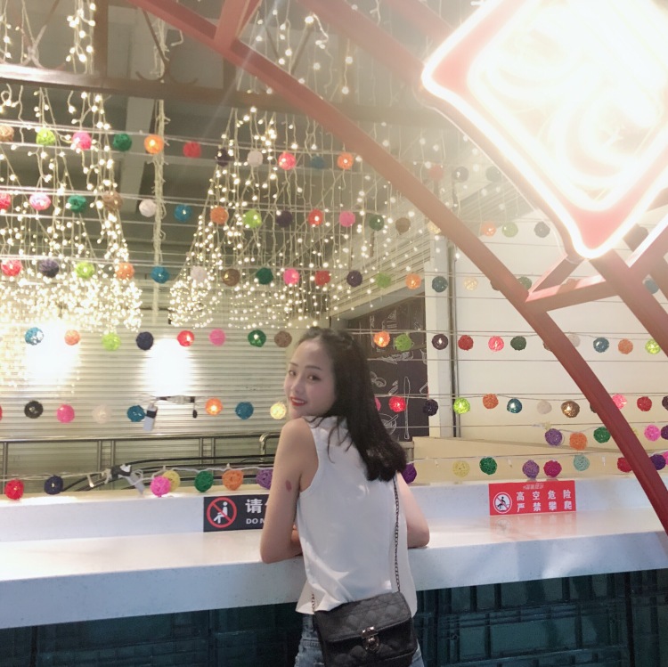 A -向晴晴💗-湖南省·岳阳市·岳阳楼区--可以摆拍