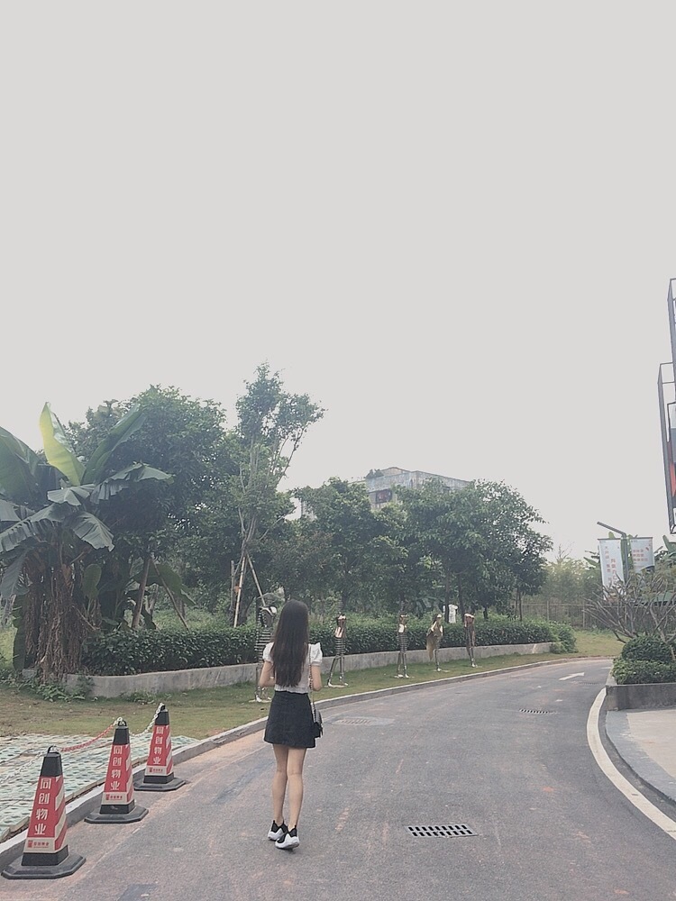 我不吃榴莲-广东省·广州市·海珠区--身高:162 体重:86 皮肤:黄一白 你找我什么风格都可以