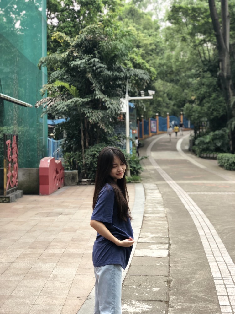 我不吃榴莲-广东省·广州市·海珠区--身高:162 体重:86 皮肤:黄一白 你找我什么风格都可以