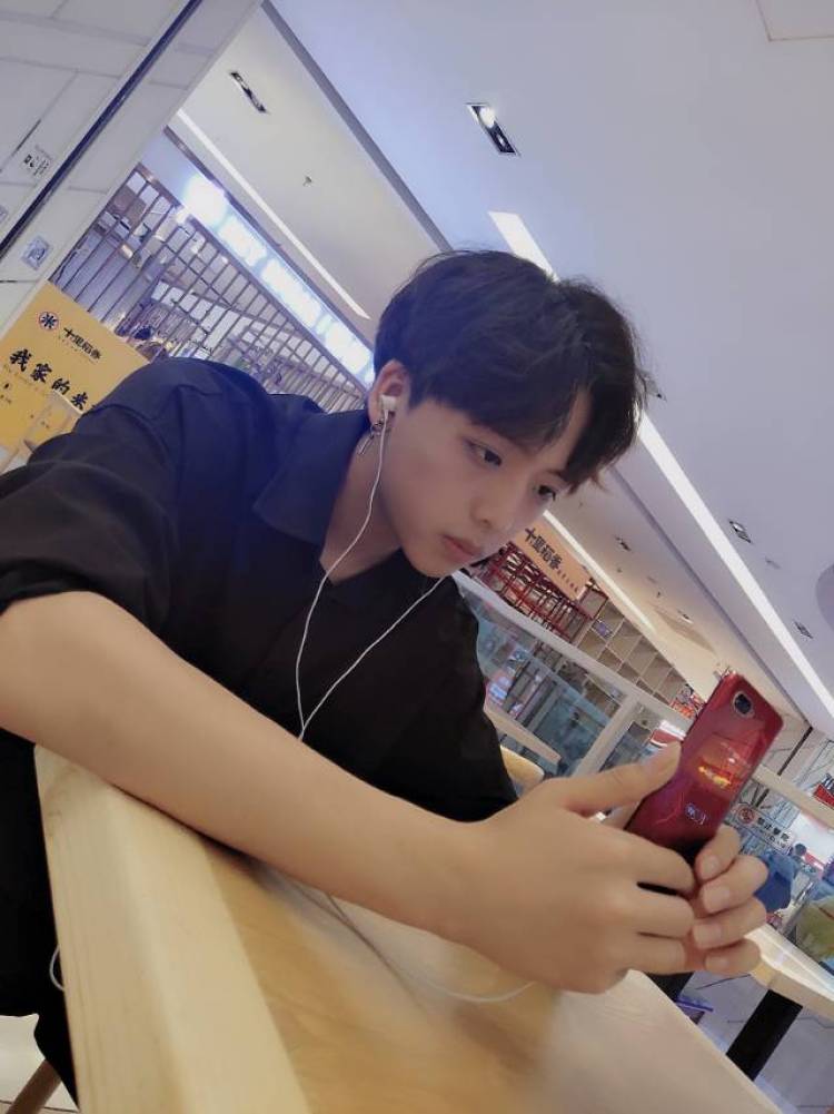 .夏天🍃 -河南省·郑州市·二七区--180cm120.买家秀 网拍 视频 任何风格都可以!只要你需要 没我做不到。