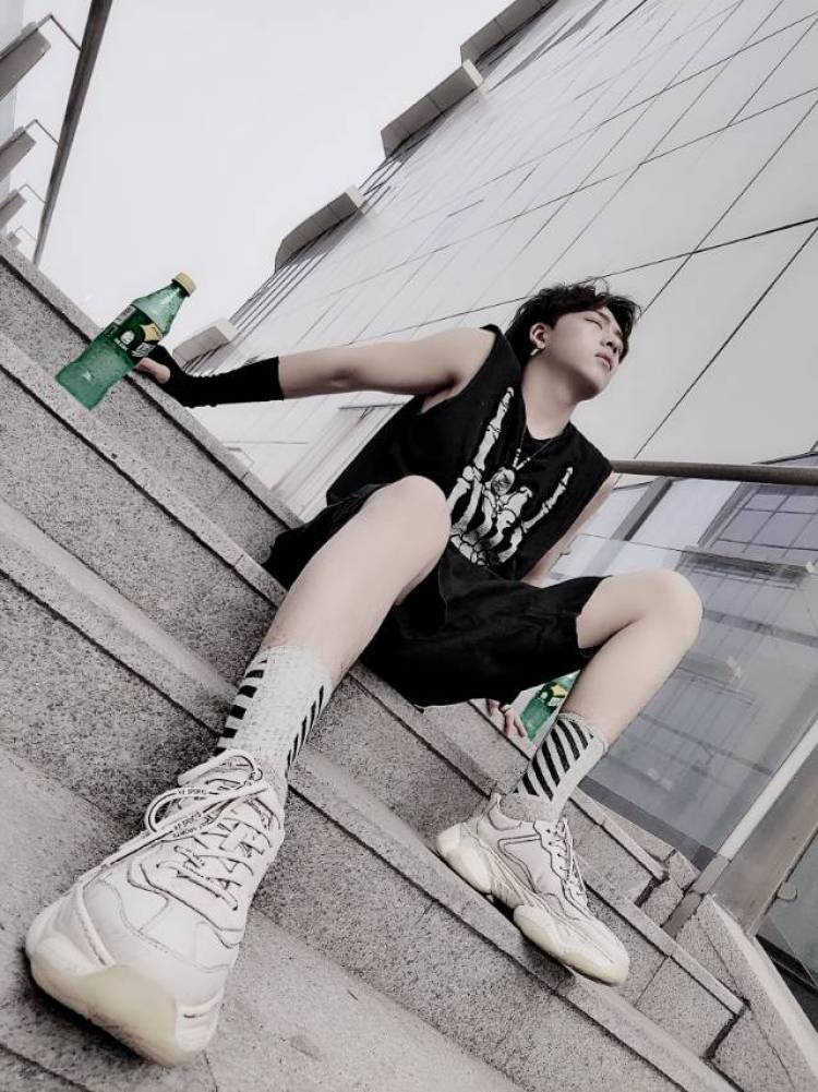.夏天🍃 -河南省·郑州市·二七区--180cm120.买家秀 网拍 视频 任何风格都可以!只要你需要 没我做不到。