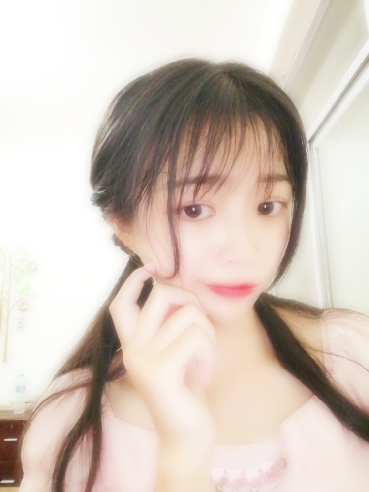 梦中碗.-广东省·深圳市·南山区--大一在校学生 身材不错喜欢街拍修图OK
第一次接触网拍 会用心做好