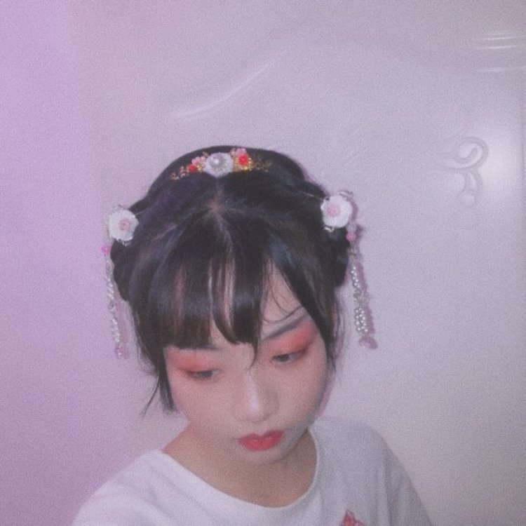 夜筱筱-重庆市·重庆市·涪陵区--主要是cosplay，汉服，jk，日常女装，软妹服
接本地商演
擅长风格：日系软妹cos古风轻熟
身高164
体重95