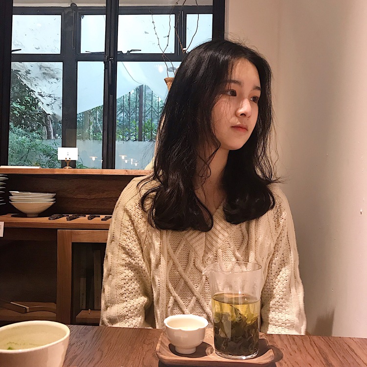 渭七--湖北省·武汉市·武昌区--学生党一枚，大量空闲时间，接买家秀，寄拍模特  会p图嘻嘻