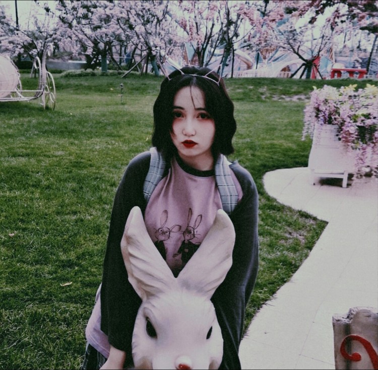 Alexandra-陕西省·咸阳市·泾阳县--16岁可拍各种风格，饰品衣服包包鞋子都可以找我哦