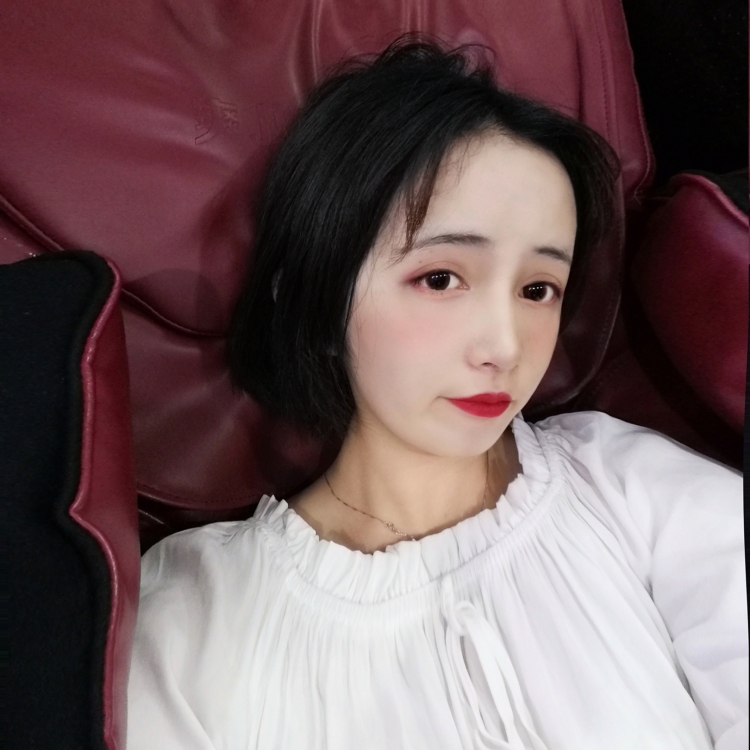 Alexandra-陕西省·咸阳市·泾阳县--16岁可拍各种风格，饰品衣服包包鞋子都可以找我哦
