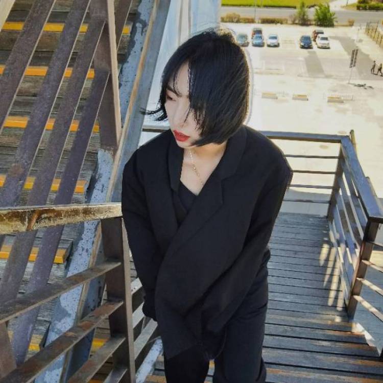 二 茶 _-天津市·天津市·滨海新区--身高175,体重60,偏轻欧美,中性,爱穿男装,喜欢拍照,网拍等可以找我,☺