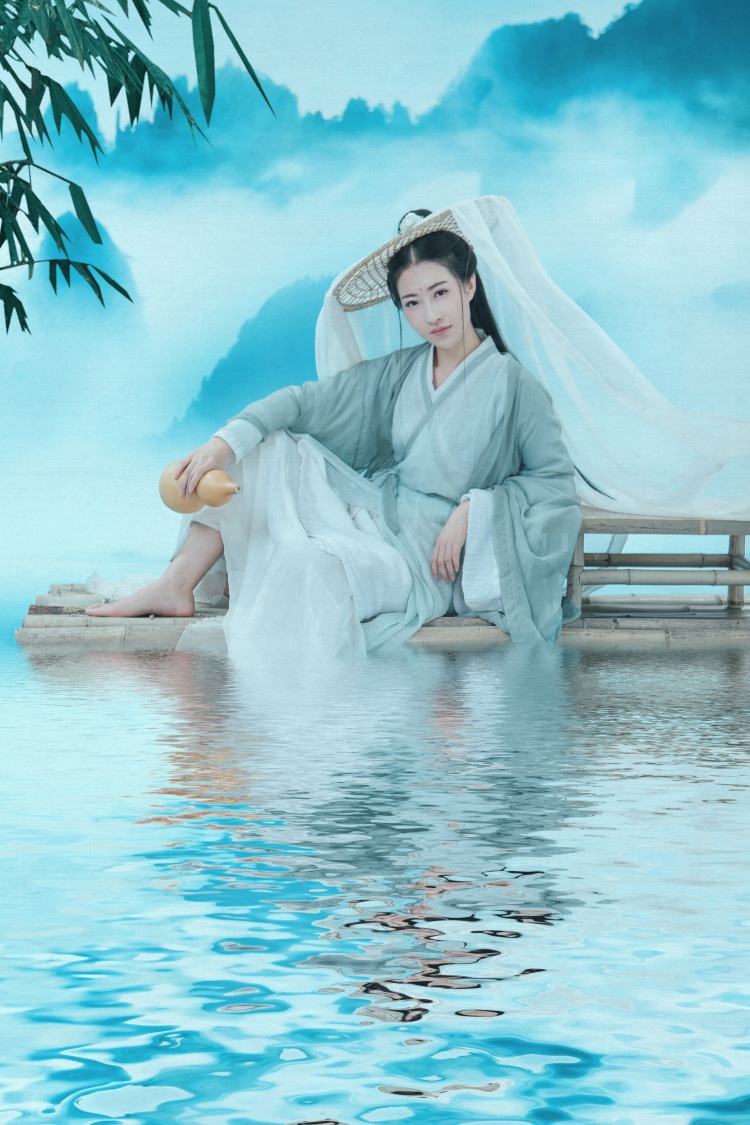 Amor-甘肃省·兰州市·西固区--身高176,体重56,淘气值1005;接网拍、买家秀、寄拍。擅长自拍、街拍,擅长p图。会很好的完成网拍任务。