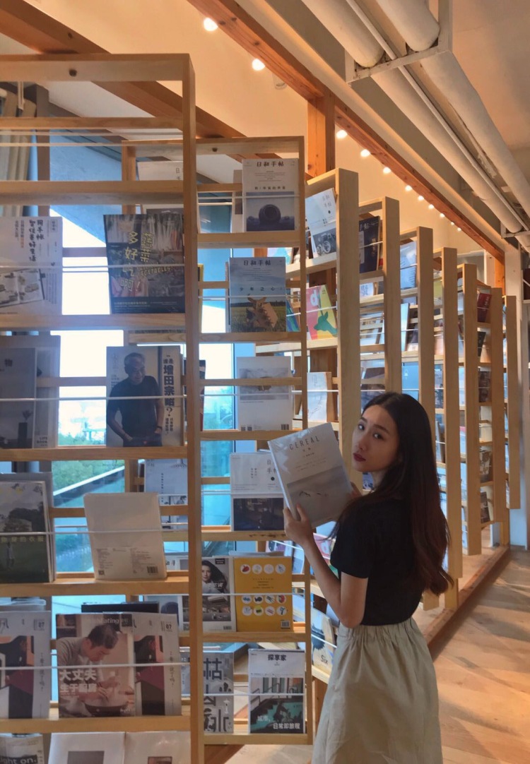 王美丽👸🏻-河北省·秦皇岛市·海港区--第一次知道这个平台,喜欢拍照,会p图,身高165,体重45公斤,有意的联系我,擅长唱歌,有合适工作岗位联系我~大四学生党,有时间~
