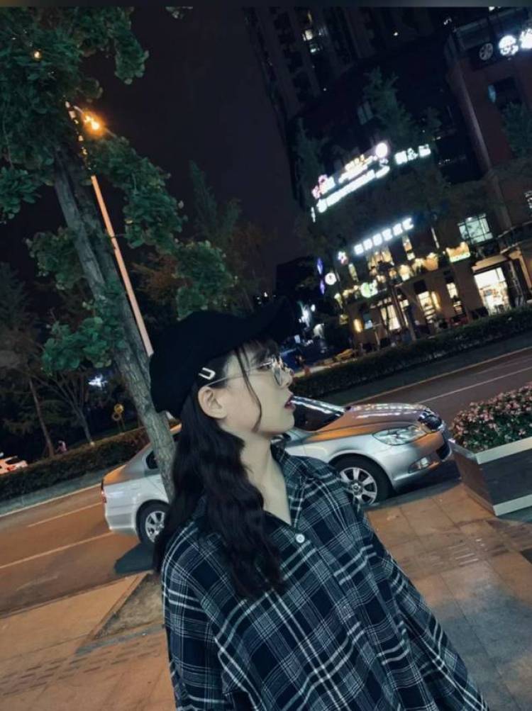 晶哆哆-四川省·成都市·锦江区--个人喜欢拍照但是也删了很多