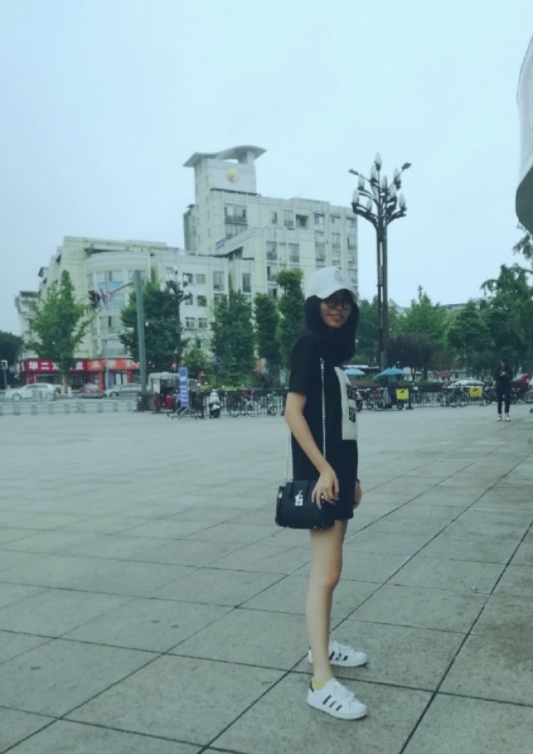 lisa-天津市·天津市·北辰区--身高162 体重90 约拍服装