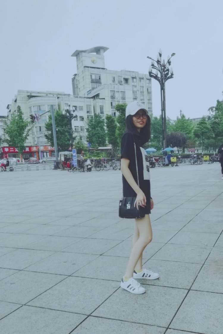lisa-天津市·天津市·北辰区--身高162 体重90 约拍服装