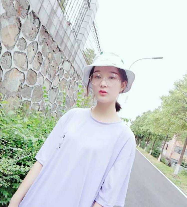 乐天-湖南省·益阳市·赫山区--本人懂拍摄,会p图,可拍视频。
做网拍兼职已经一年多
主接:服装;鞋子;饰品