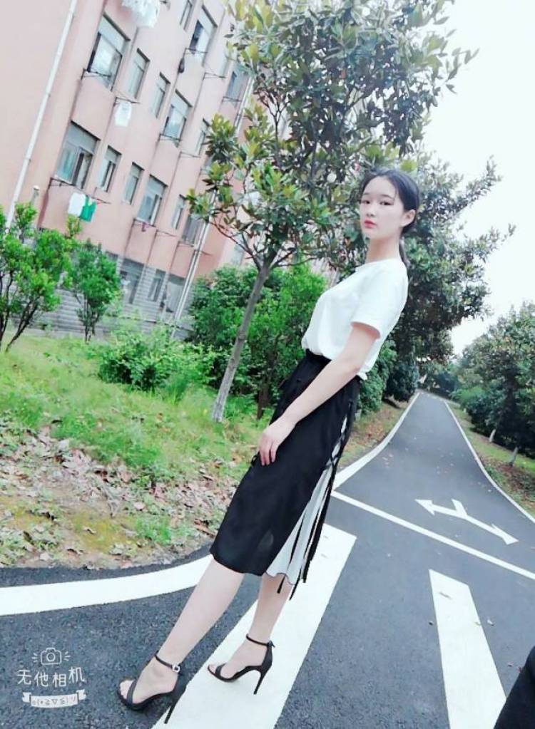 乐天-湖南省·益阳市·赫山区--本人懂拍摄，会p图，可拍视频。
做网拍兼职已经一年多
主接：服装；鞋子；饰品