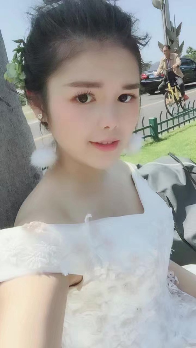 果果-贵州省·黔东南苗族侗族自治州·凯里市--会用ps,喜欢自拍,擅长运用各种p图软件,寄拍