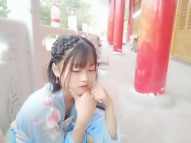 扁扁吖-河南省·信阳市·息县-抖音 朋友圈-新人一枚，上手能力快，喜欢拍照，风格可盐可甜、会p图.接受寄拍、送拍。求个机遇。