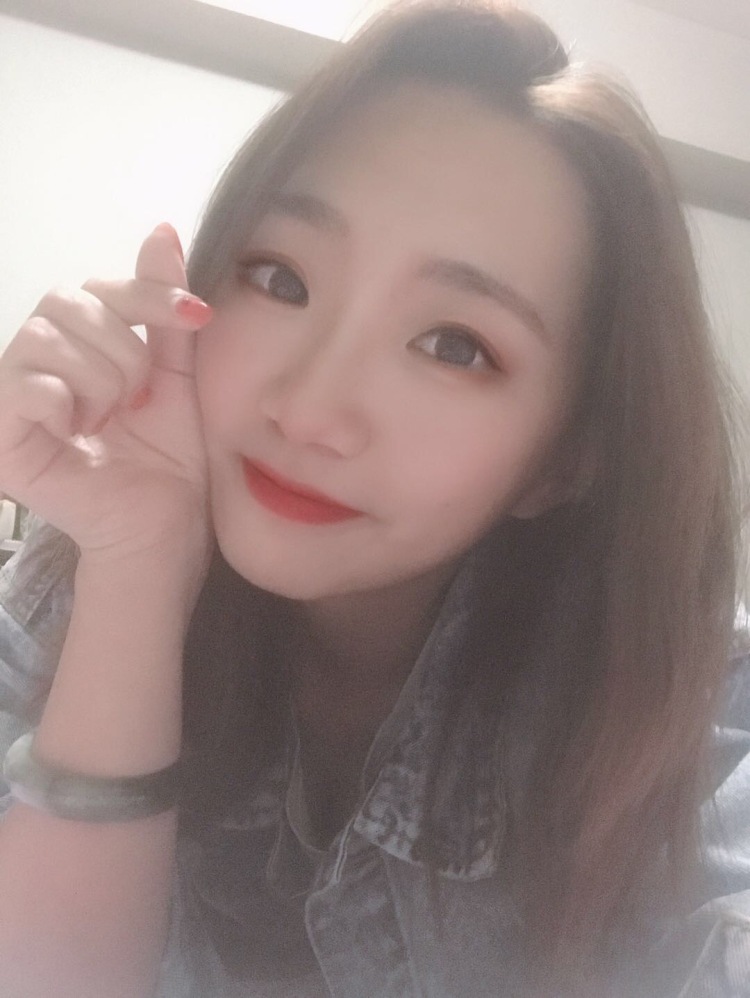 Sunflower🌸-黑龙江省·伊春市·伊春区--新人一枚，网拍，寄拍，会拍照修图，有才艺魔方唱歌
