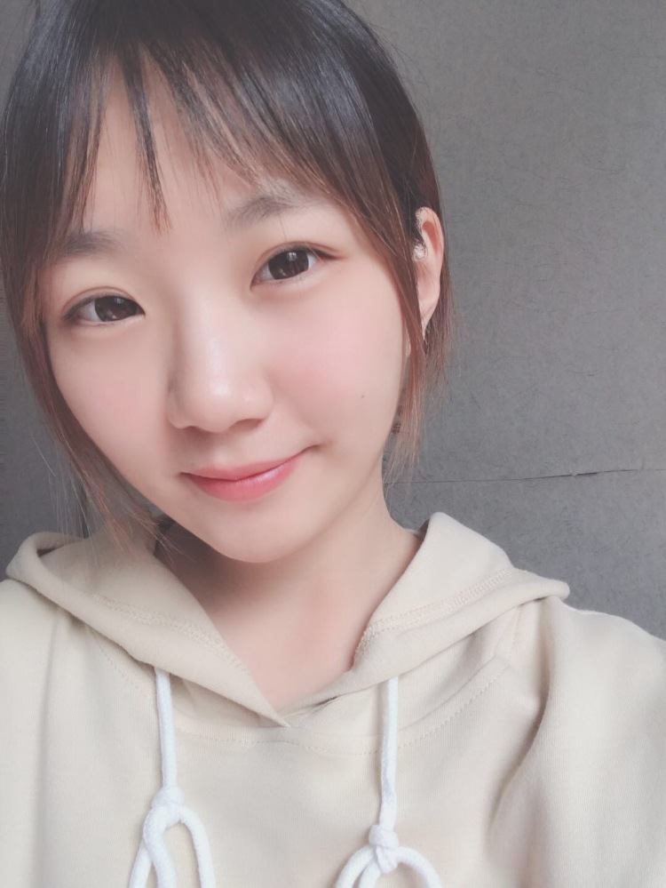 Sunflower🌸-黑龙江省·伊春市·伊春区--新人一枚，网拍，寄拍，会拍照修图，有才艺魔方唱歌