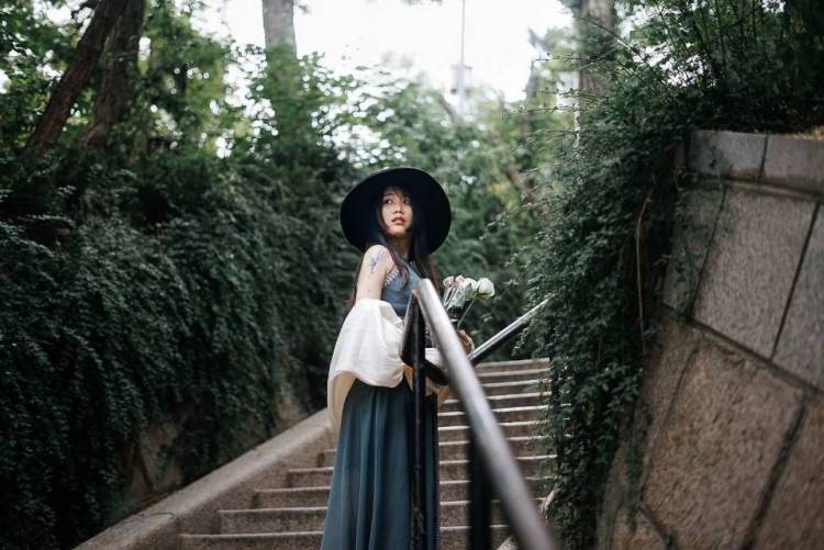 阿商啊-山东省·烟台市·芝罘区-朋友圈-有摄影师，可修图，素人
接拍买家秀，风格多样