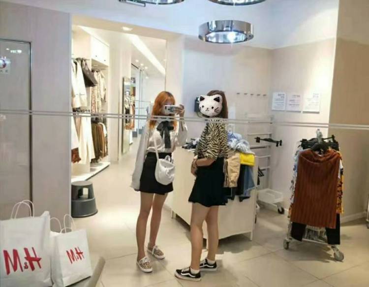 我可是仙女-江苏省·无锡市·滨湖区--比较喜欢拍照，想要赚点零花钱给家里减轻点负担，比较追求完美