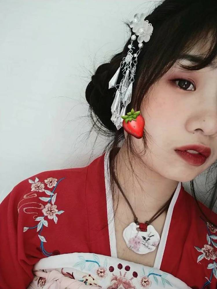 我可是仙女-江苏省·无锡市·滨湖区--比较喜欢拍照,想要赚点零花钱给家里减轻点负担,比较追求完美