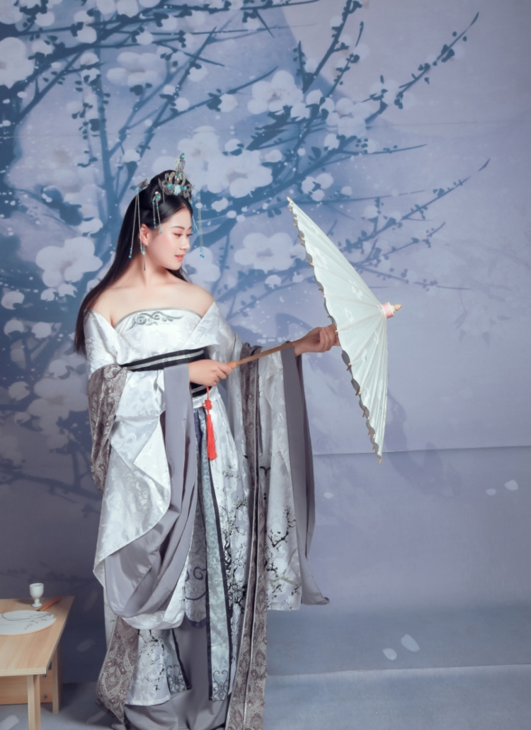 妳的女孩 ^_^-湖北省·武汉市·江夏区--寄拍
学生模特
会拍照
会修图
以下为未修图，加后期更优秀喔
有意者联系