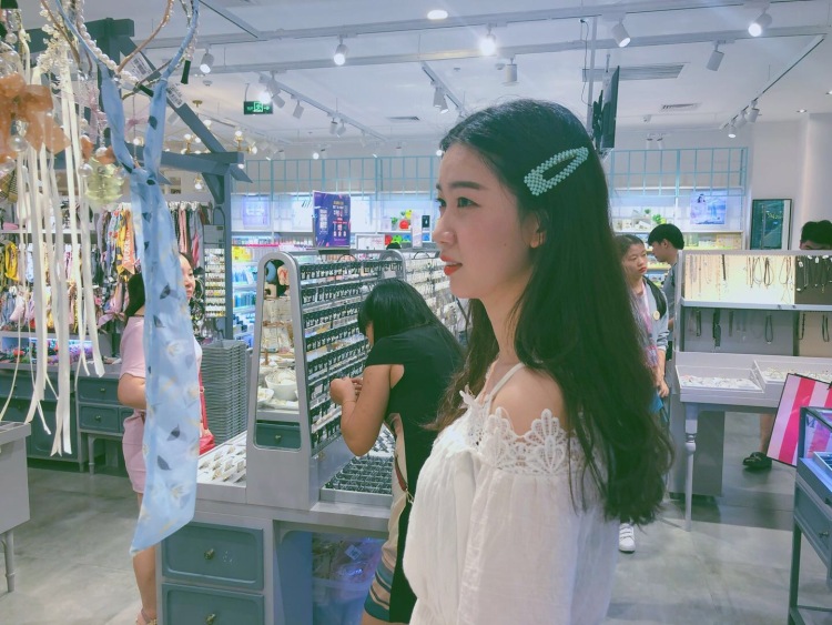 橘子酱🍊-广东省·惠州市·惠阳区-知乎 朋友圈 微博-爱唱歌爱拍照 
想找网拍模特职业