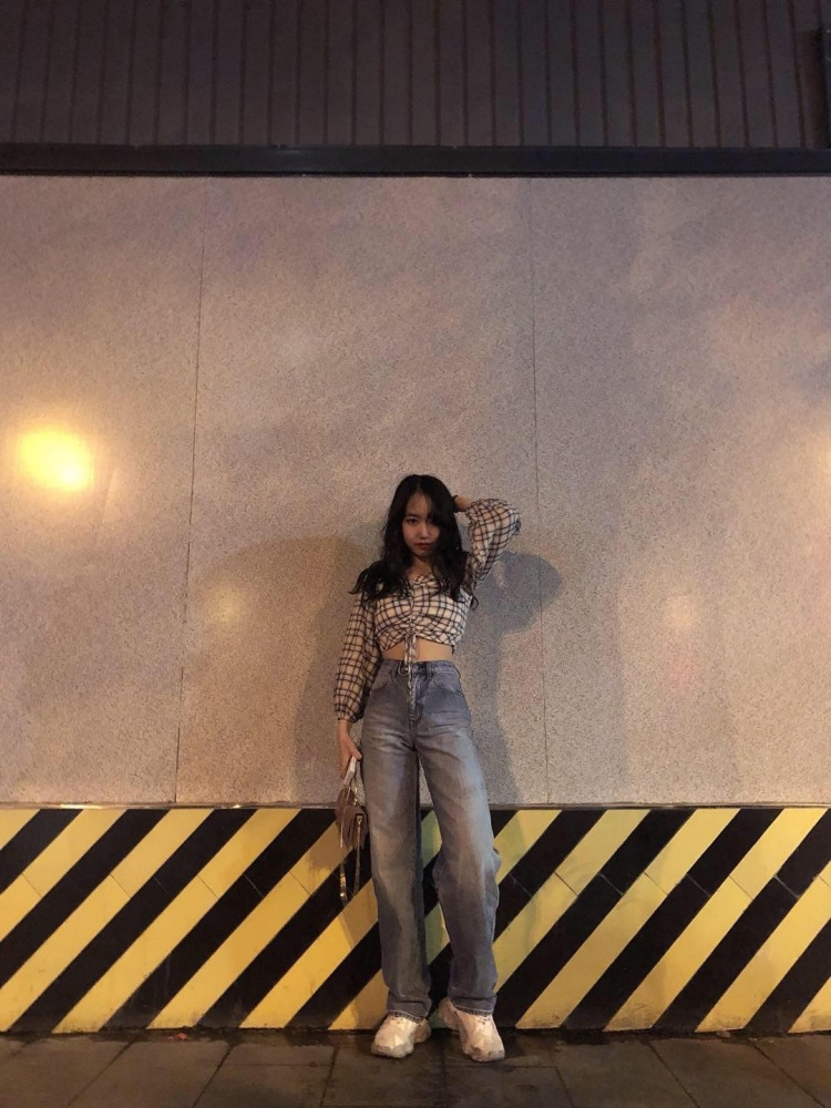 vivian-吉林省·长春市·南关区--168cm 49kg 有爵士舞功底 擅长摆拍 约拍模特经验丰富 熟练掌握ps技能 接受寄拍 主接网拍