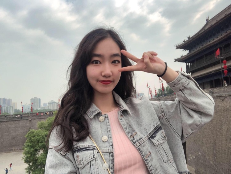 vivian-吉林省·长春市·南关区--168cm 49kg 有爵士舞功底 擅长摆拍 约拍模特经验丰富 熟练掌握ps技能 接受寄拍 主接网拍