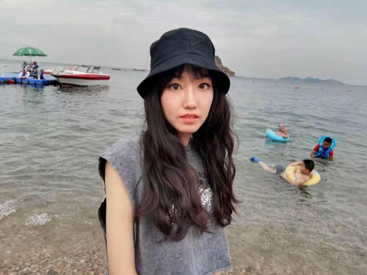 vivian-吉林省·长春市·南关区--168cm 49kg 有爵士舞功底 擅长摆拍 约拍模特经验丰富 熟练掌握ps技能 接受寄拍 主接网拍