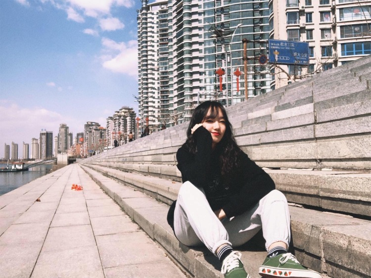 vivian-吉林省·长春市·南关区--168cm 49kg 有爵士舞功底 擅长摆拍 约拍模特经验丰富 熟练掌握ps技能 接受寄拍 主接网拍