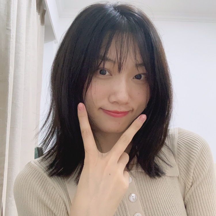 Ledo-浙江省·宁波市·慈溪市--🐥喜欢记录生活和自己的美好~
🐤身高174,体重52,肩宽腰细腿长。
🐣善于与人交流,爱好音乐、文学、艺术。对审美和品味有较高要求,对美、美学、艺术有简单的研究和了解。有约拍、模特从业经验,会剪视频、Ps等软件使用。
🙌接优质单,拍优质图