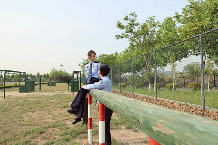 晴朗代购(支持花呗)-山东省·济南市·历下区--喜欢拍照
沟通能力好,会ps。
风格多变,基本都能hold